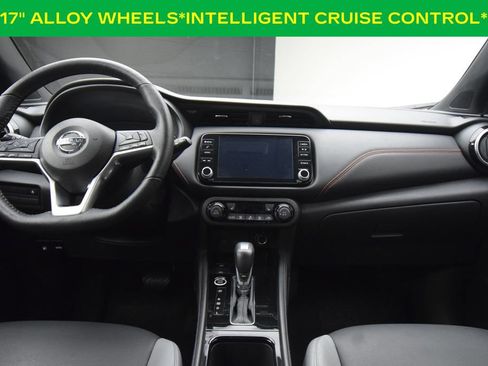 Used 2021 Nissan Kicks SR w/ SR Premium Package FWD image 4