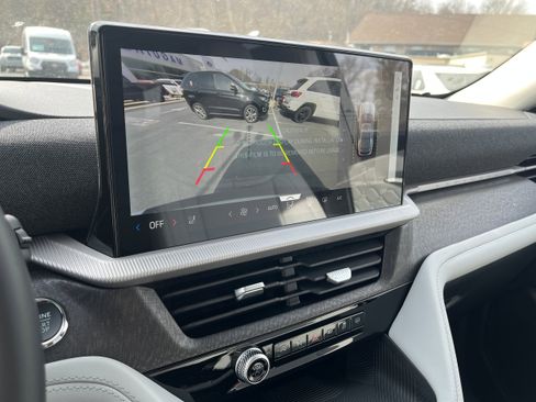 New 2026 Ford Explorer Platinum image 18