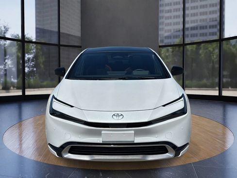 Used 2026 Toyota Prius Plug-In Hybrid FWD image 8