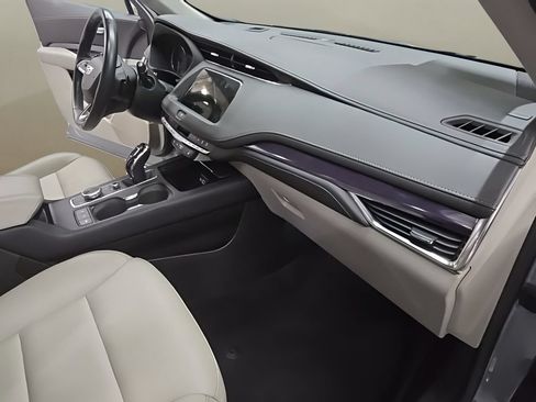 Used 2023 Cadillac XT4 Luxury FWD image 26
