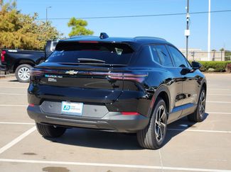 New 2026 Chevrolet Equinox EV LT video 4