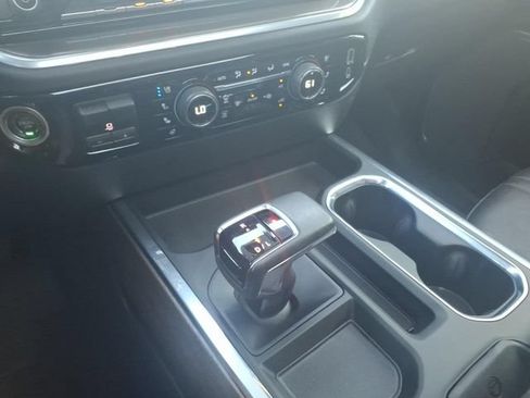 Used 2023 Chevrolet Silverado 1500 High Country w/ High Country Premium Package AWD/4WD image 17