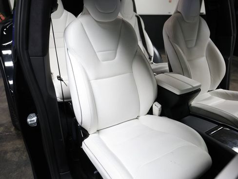 Used 2016 Tesla Model X Performance image 30