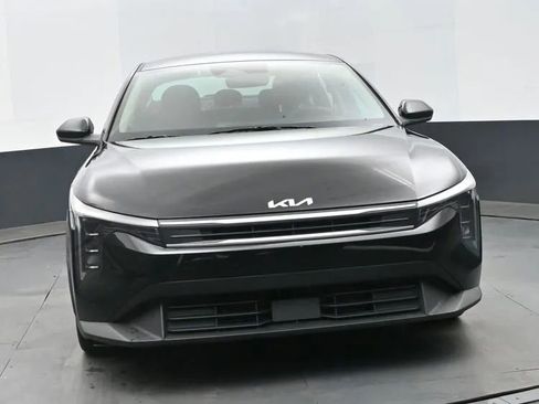 Used 2025 Kia K4 FWD image 3