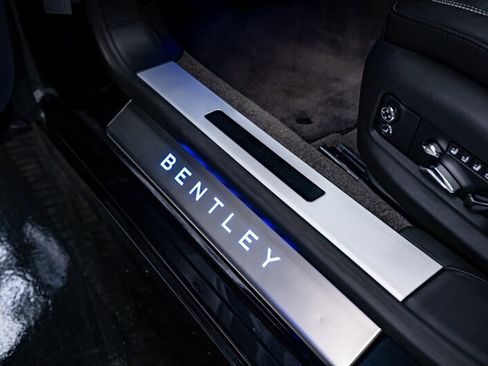 Used 2022 Bentley Flying Spur W12 image 34