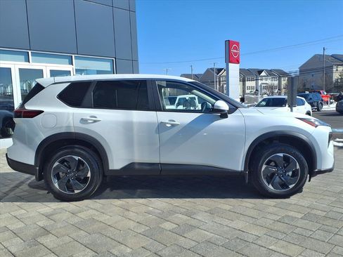 Certified 2025 Nissan Rogue SV image 2