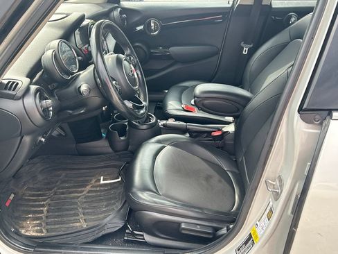 Used 2019 MINI Cooper 4-Door Hardtop FWD image 10
