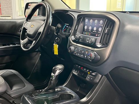 Certified 2022 Chevrolet Colorado Z71 w/ Z71 Midnight Edition image 10
