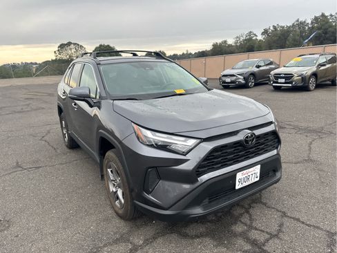 Used 2024 Toyota RAV4 XLE AWD/4WD image 3