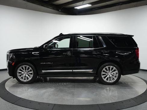 Used 2024 GMC Yukon Denali w/ Advanced Technology Package image 7