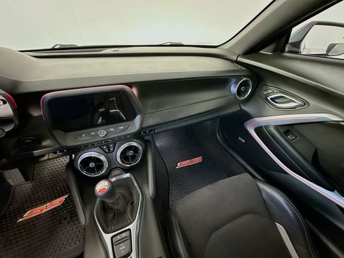 Used 2018 Chevrolet Camaro SS RWD image 11