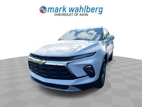 Certified 2025 Chevrolet Blazer LT w/ Convenience Package FWD image 3