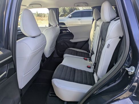 New 2026 Mitsubishi Outlander SE FWD image 12