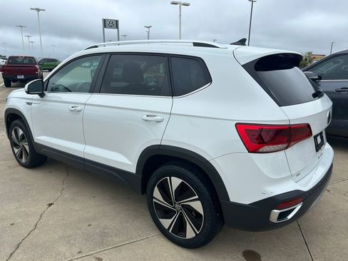 Used 2023 Volkswagen Taos SE AWD/4WD image 8