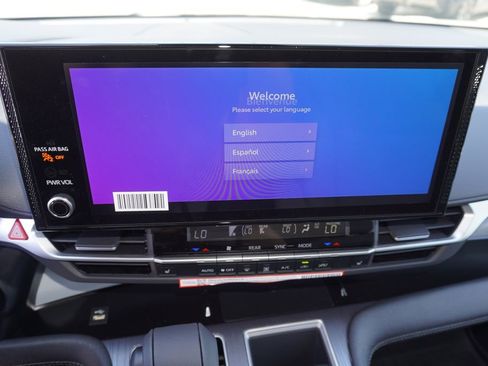 New 2026 Toyota Sienna XLE FWD image 18