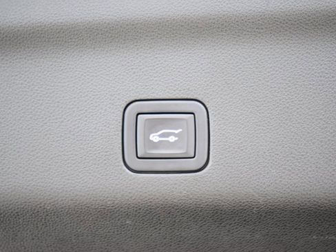 Used 2023 Chevrolet Tahoe High Country image 24