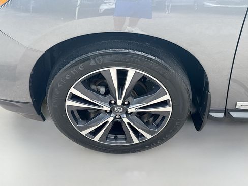 Used 2020 Nissan Pathfinder Platinum FWD image 35