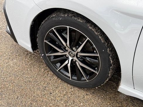 Used 2022 Toyota Camry SE image 10