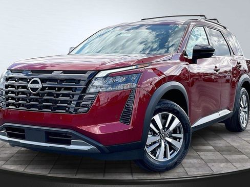 New 2026 Nissan Pathfinder SL FWD image 2
