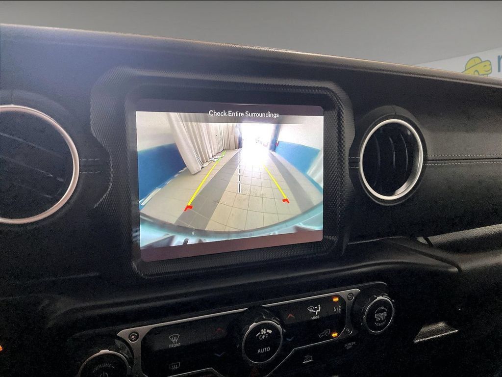 Used 2023 Jeep Wrangler Unlimited Sahara AWD/4WD image 19