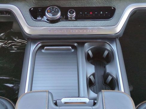 New 2026 Ford Expedition Tremor image 19