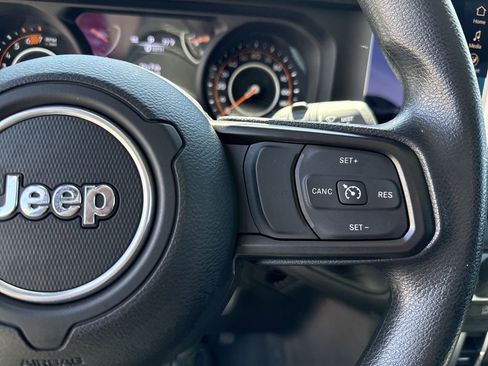 Used 2025 Jeep Wrangler Unlimited Sport AWD/4WD image 25