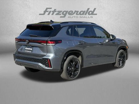 New 2026 Volkswagen Tiguan SE R-Line image 8