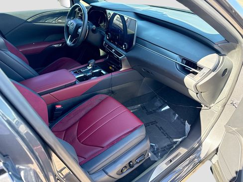 Used 2024 Lexus RX 500h F Sport w/ Convenience Package image 15