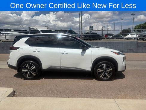 Used 2025 Nissan Rogue SL AWD/4WD image 4