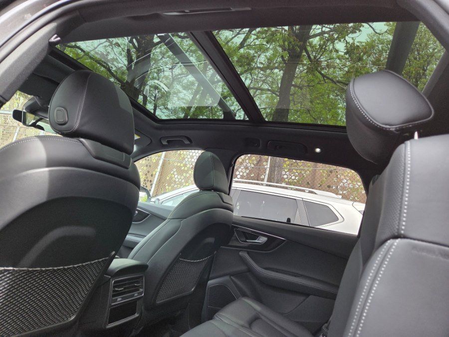 Used 2025 Audi Q7 3.0T Prestige w/ Prestige Package AWD/4WD image 12