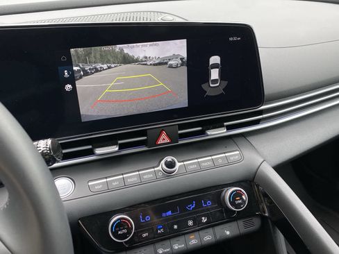 Used 2023 Hyundai Elantra Limited FWD image 38