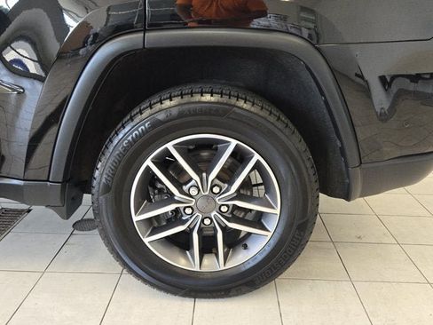 Used 2020 Jeep Grand Cherokee Limited AWD/4WD image 13
