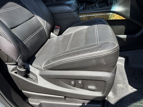 Used 2017 GMC Yukon Denali w/ Open Road Package image 32