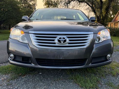 Used 2010 Toyota Avalon Limited FWD image 6