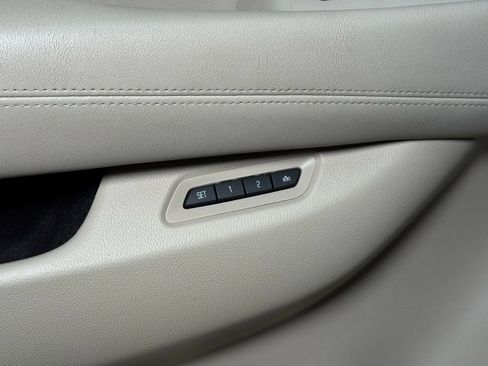 Used 2015 Cadillac Escalade ESV Premium image 35