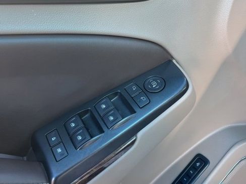 Used 2016 Chevrolet Tahoe LT image 12