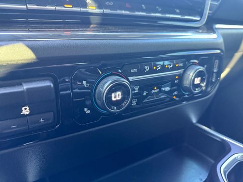 Used 2023 Chevrolet Silverado 1500 LT Trail Boss w/ LT Trail Boss Premium Package AWD/4WD image 21