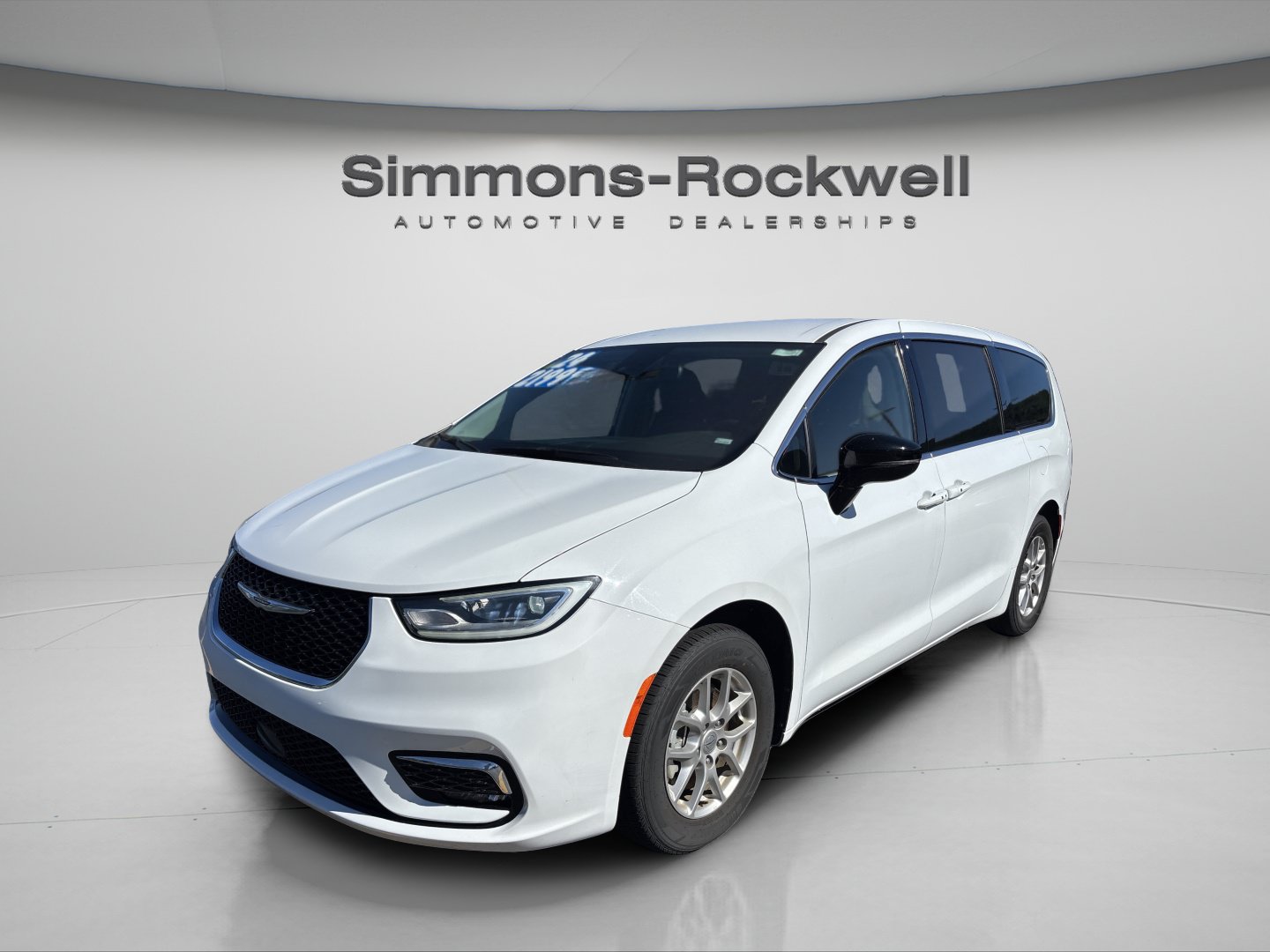 Used 2024 Chrysler Pacifica Touring-L FWD image 1