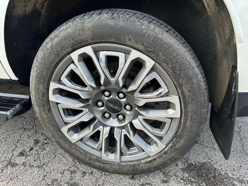 Used 2023 GMC Yukon Denali Ultimate image 23