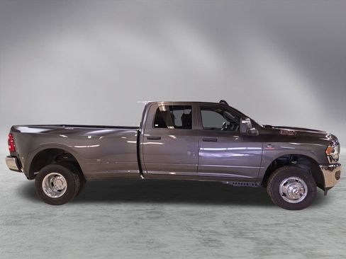 Certified 2024 RAM 3500 Tradesman w/ Chrome Appearance Group image 8