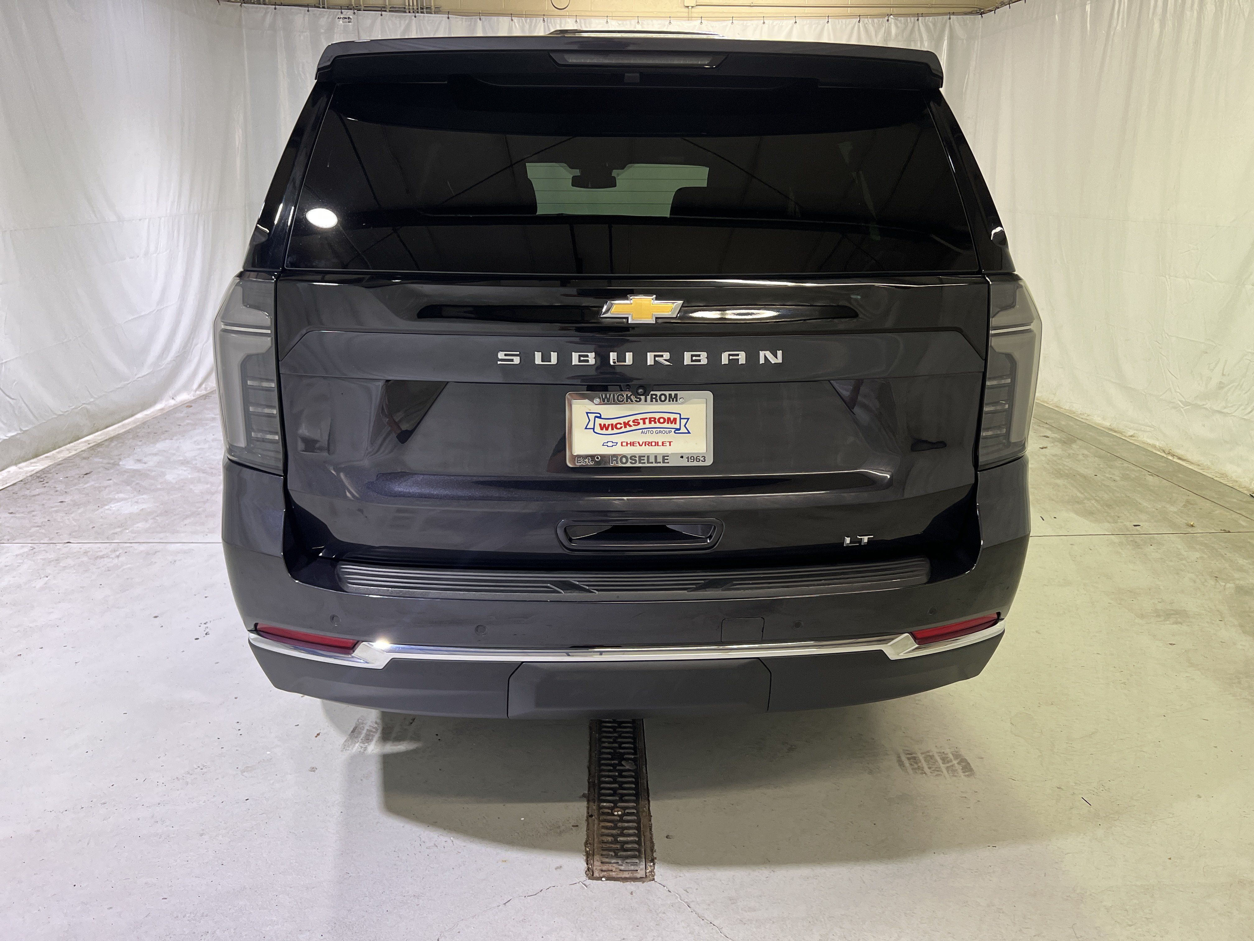 Certified 2026 Chevrolet Suburban LT w/ Comfort Package AWD/4WD image 9