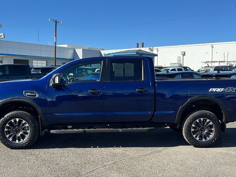 Used 2023 Nissan Titan PRO-4X w/ Pro-4x Convenience Package AWD/4WD image 9