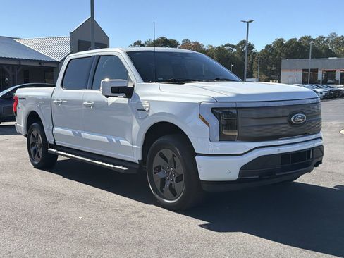 Used 2023 Ford F150 Lightning Lariat w/ Equipment Group 511A High image 32