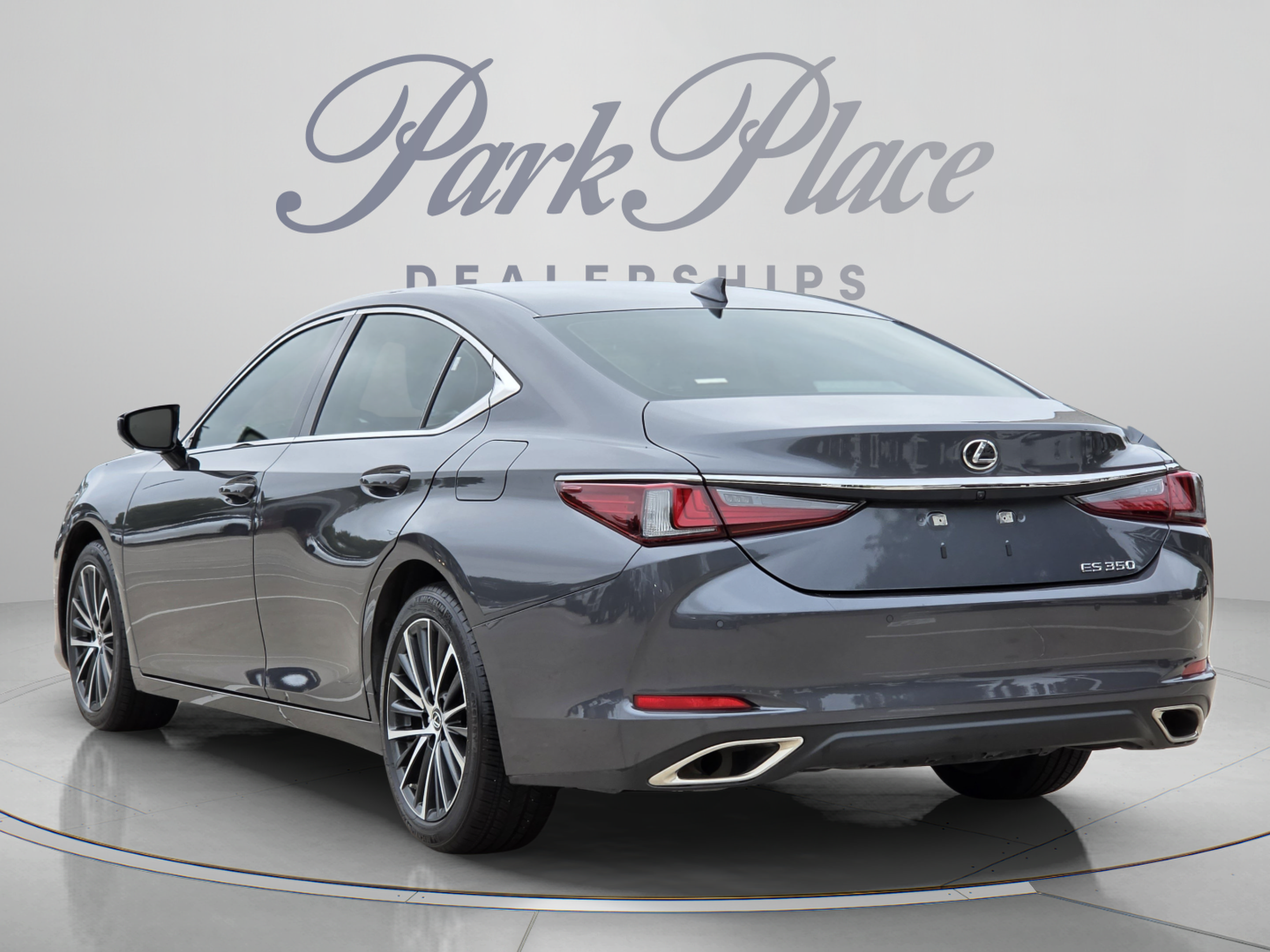 Used 2024 Lexus ES 350 w/ Premium Package FWD image 3