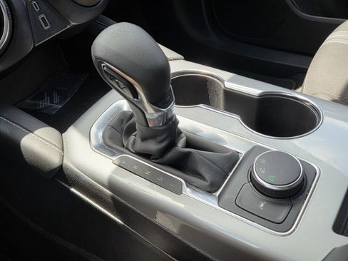 Used 2025 Chevrolet Blazer LT FWD image 21