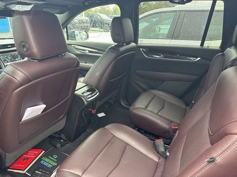 Used 2020 Cadillac XT6 Premium Luxury image 5