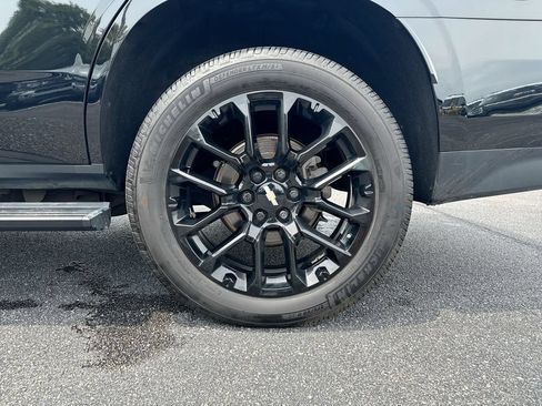 Used 2023 Chevrolet Tahoe Premier w/ Premium Package 2 AWD/4WD image 29