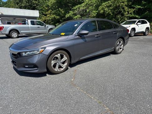 Used 2018 Honda Accord EX image 2
