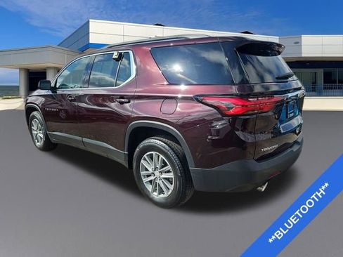 Used 2023 Chevrolet Traverse LT image 3