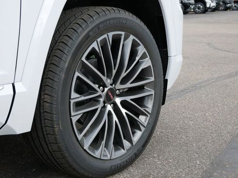 New 2026 GMC Terrain Denali w/ LPO, Black Badging Package image 5